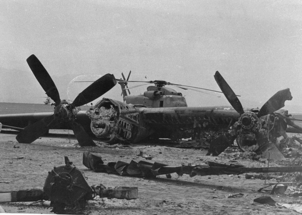 1980: Iranian 'haboob' thwarts hostage rescue, secures Reagan election